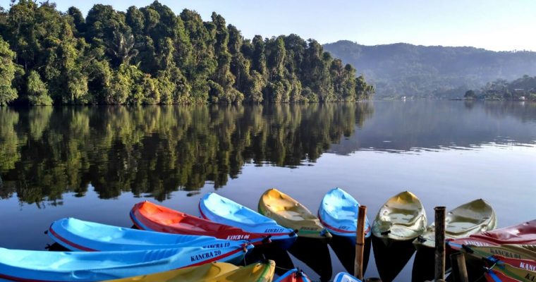 KAYAKING MENYINGKAP PESONA LAIN SITU LENGKONG, CIAMIS