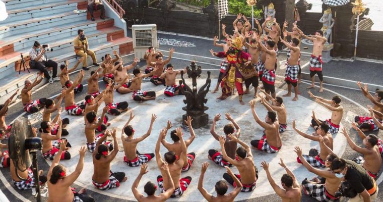 MENGINGAT LAGI KESERUAN KAMU DI BALI