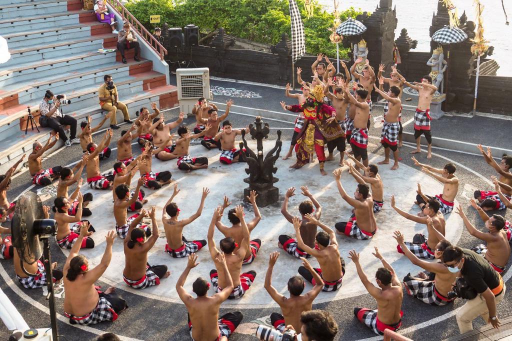 MENGINGAT LAGI KESERUAN KAMU DI BALI