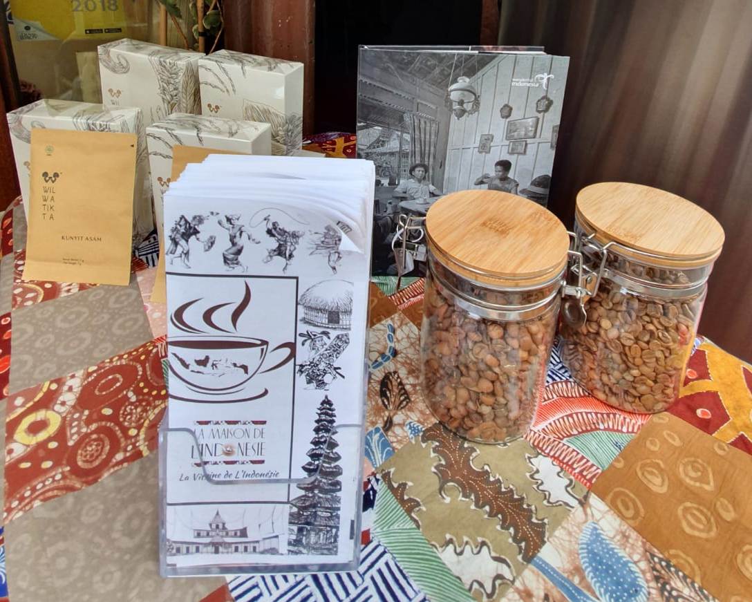 MEMPERKENALKAN INDONESIA LEWAT INDONESIAN COFFEE DAY DI PARIS