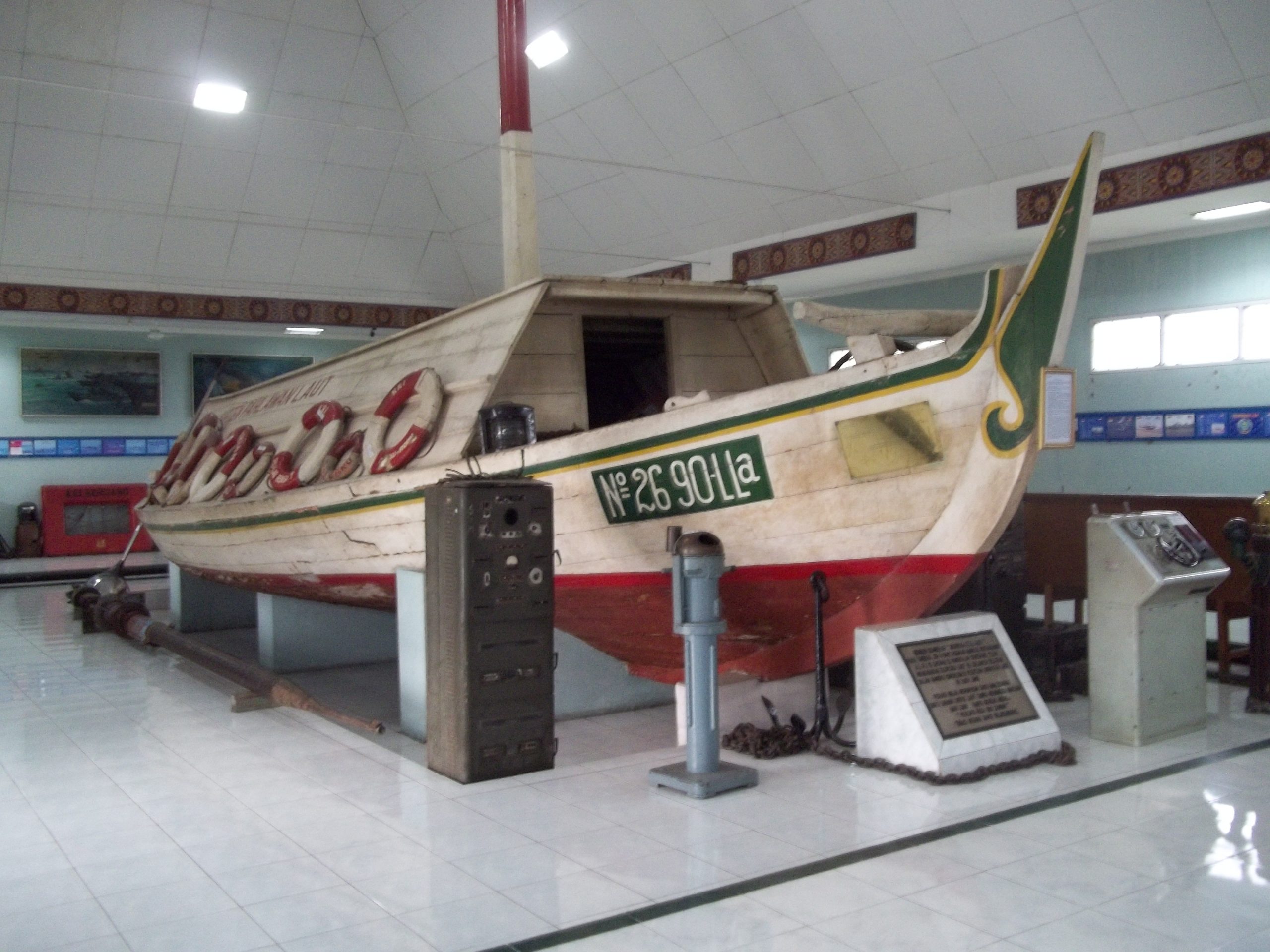 MENGENAL ANGKATAN LAUT INDONESIA DI MUSEUM TNI AL LOKA JALA KRANA SURABAYA