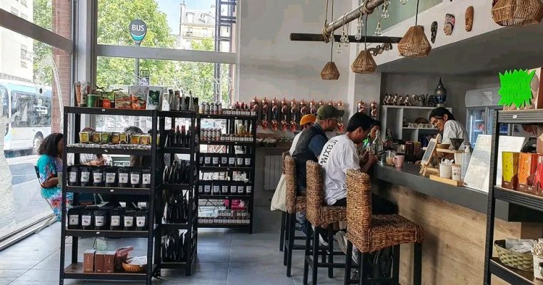 LMDI RAIH PENGHARGAAN ‘’THE BEST FINE GROCERY  STORE 2024’’, SEBUAH PENGAKUAN ATAS UPAYA MEMPERKENALKAN ‘PRODUCT OF INDONESIA’ DI PERANCIS