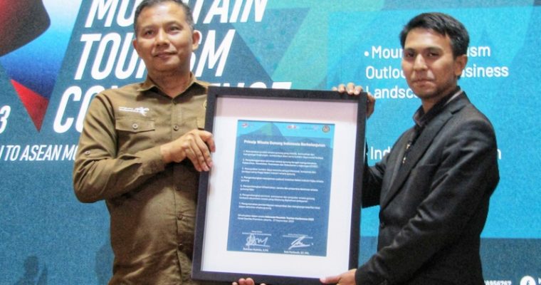 KEMENPAREKRAF DAN APGI SEPAKATI 7 PRINSIP WISATA GUNUNG INDONESIA