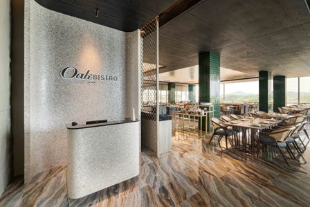 MAKAN MALAM VALENTINE TAK TERLUPAKAN DI OAK BISTRO, OAKWOOD HOTEL & APARTMENT GRAND BATAM